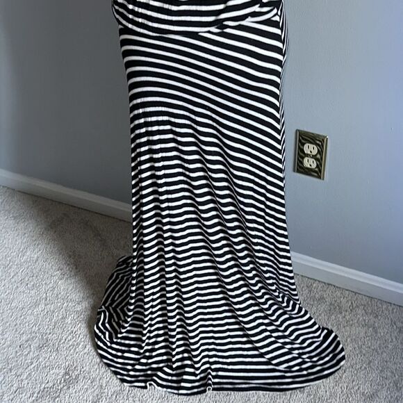 Veronica M. Striped Strapless Dress! - Picture 5 of 14